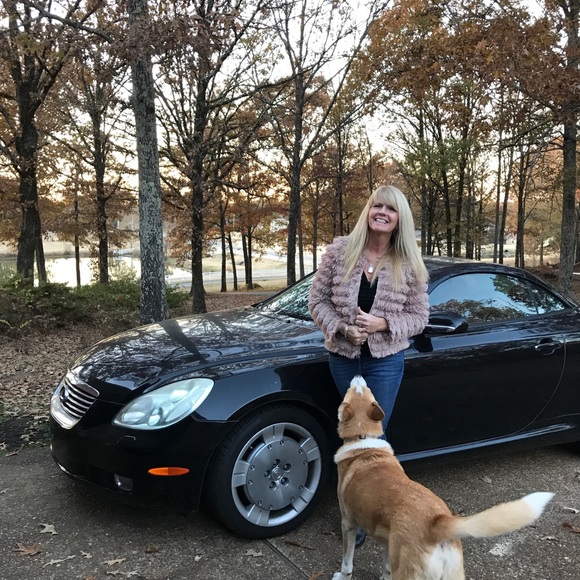 🎉🎉BIG SALE!!🎉🎉GORGEOUS FAUX FUR TAUPE JACKET!! - Picture 4 of 4